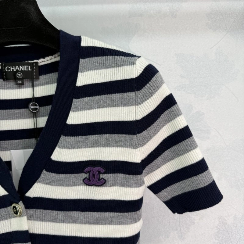 Tailored Chanel T-Shirts 109623