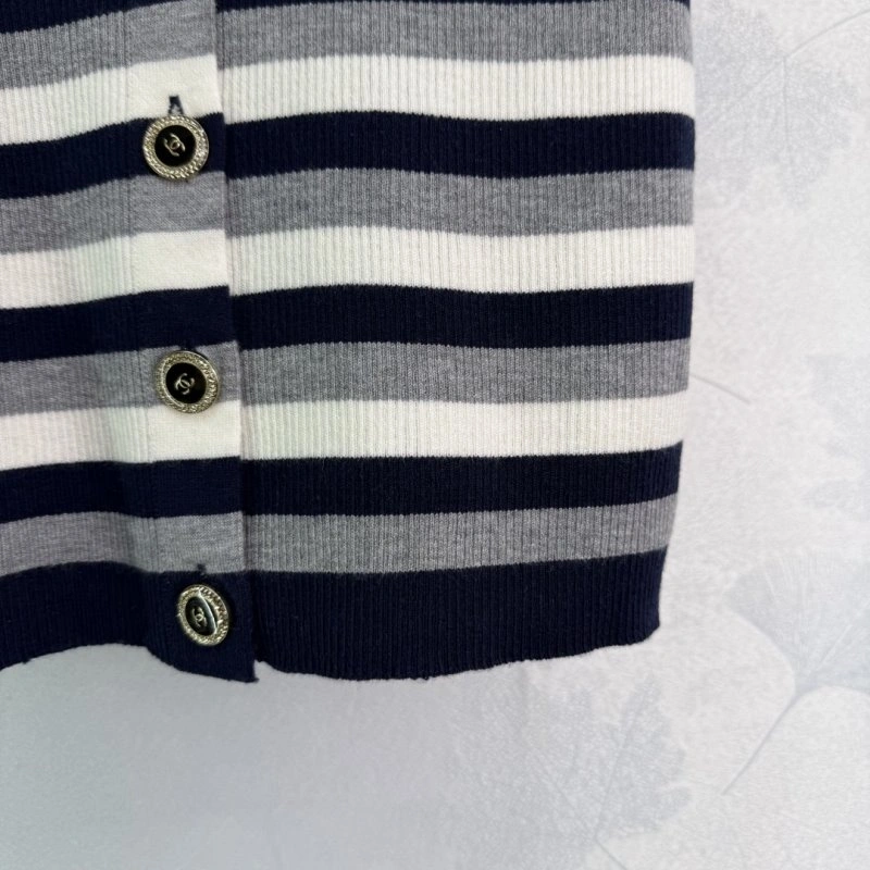 Tailored Chanel T-Shirts 109623