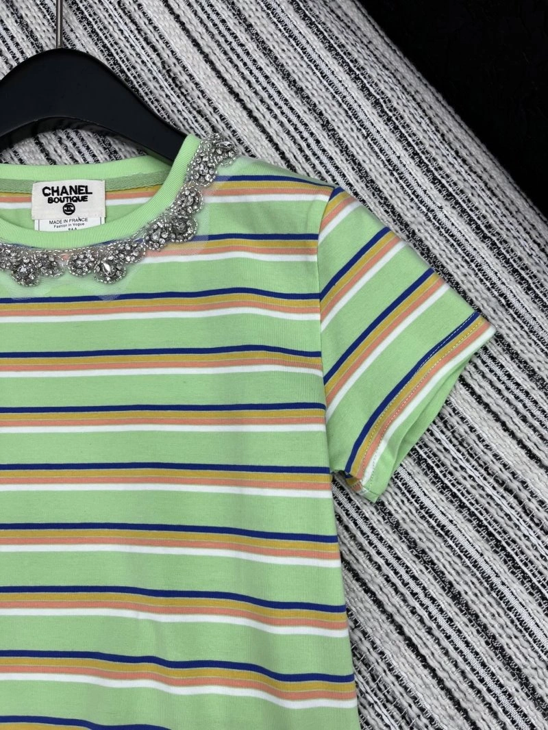 Lightweight Chanel T-Shirts 109622