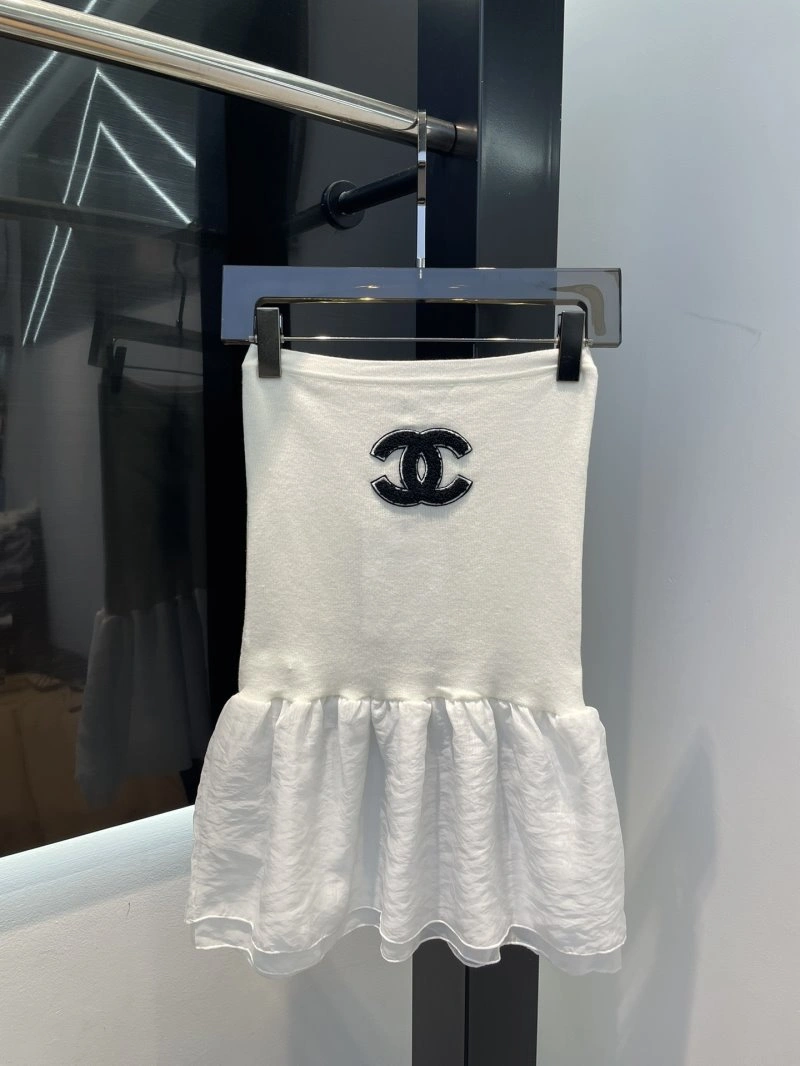 Chanel T-Shirts Neat 109626