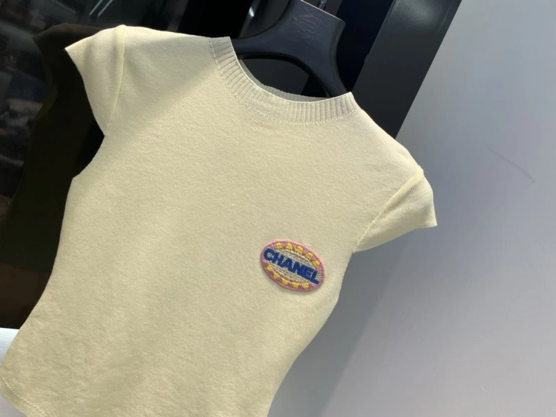 Chic Chanel T-Shirts 109610