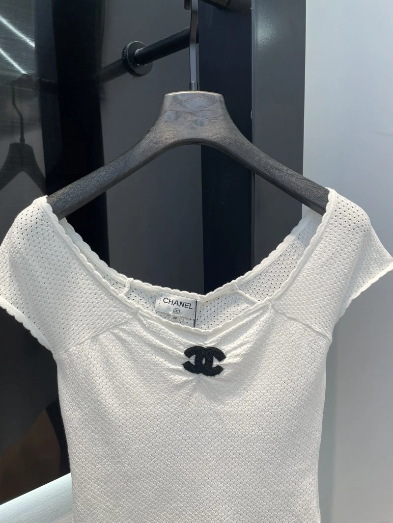 Snug Chanel T-Shirts 109609