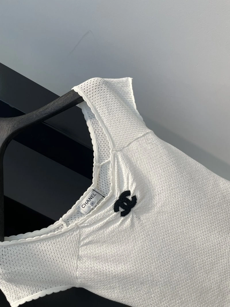 Snug Chanel T-Shirts 109609