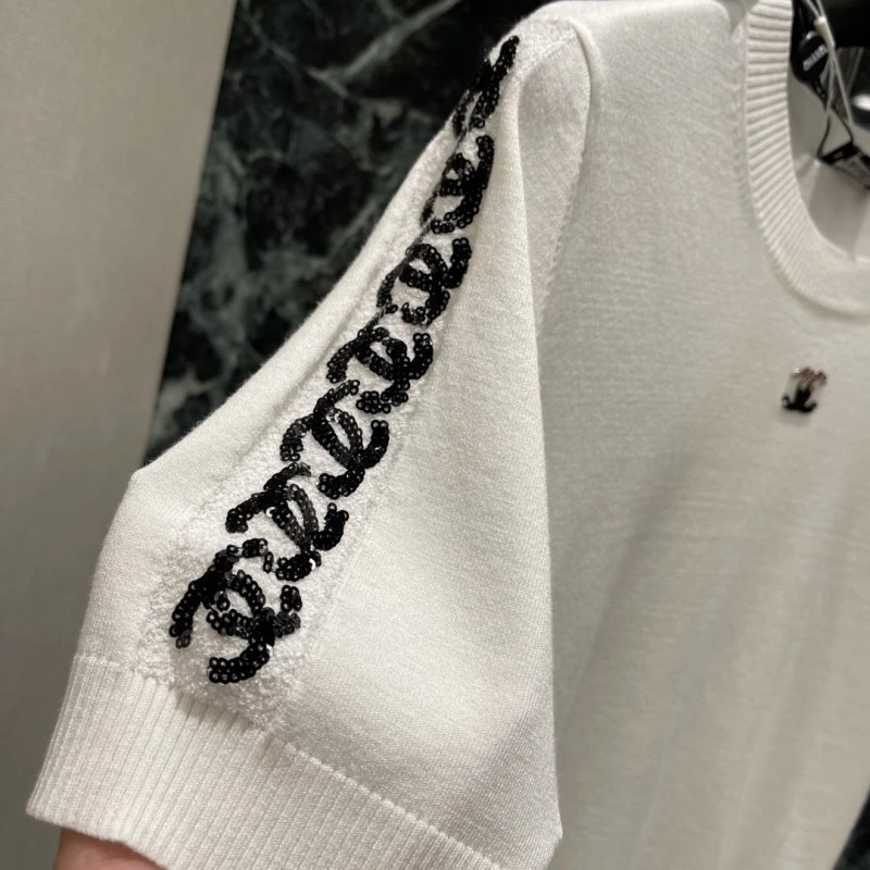WellDesigned Chanel T-Shirts 109426