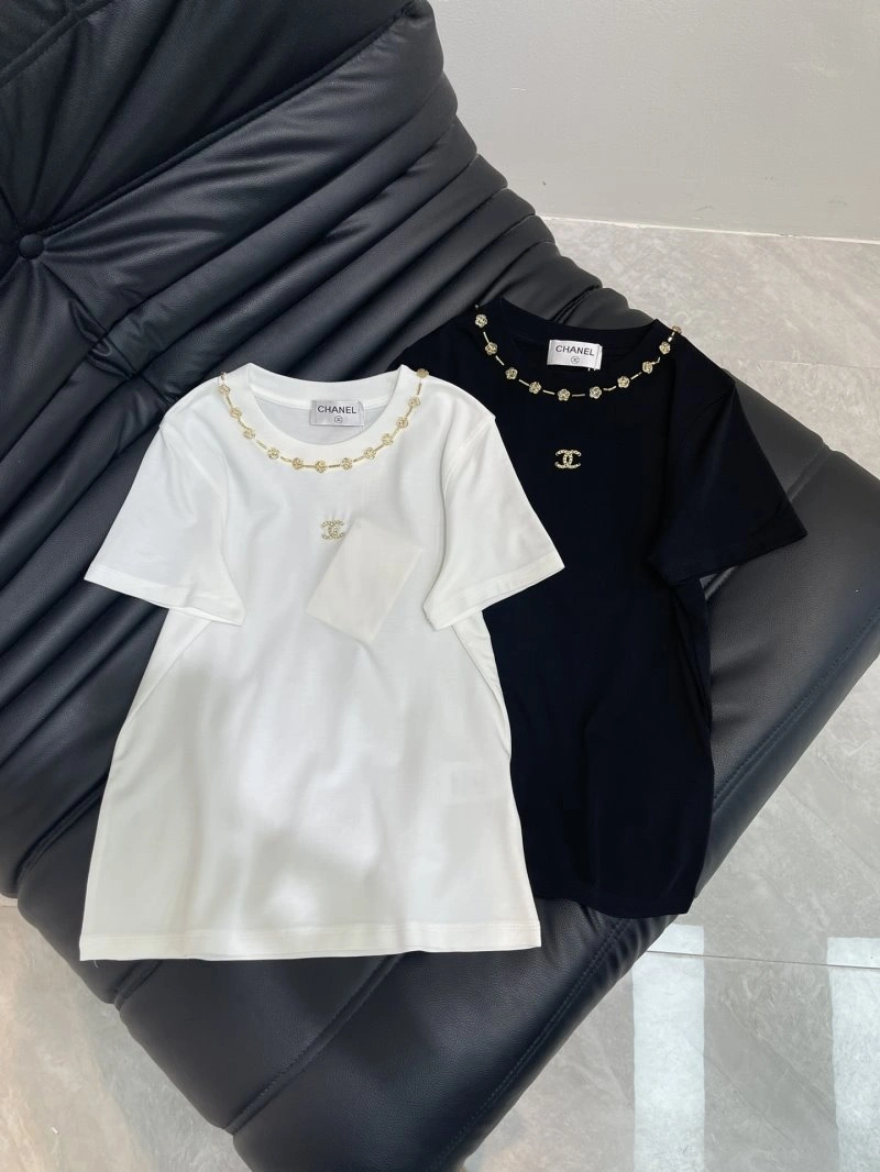 Chanel T-Shirts Sleek 109397