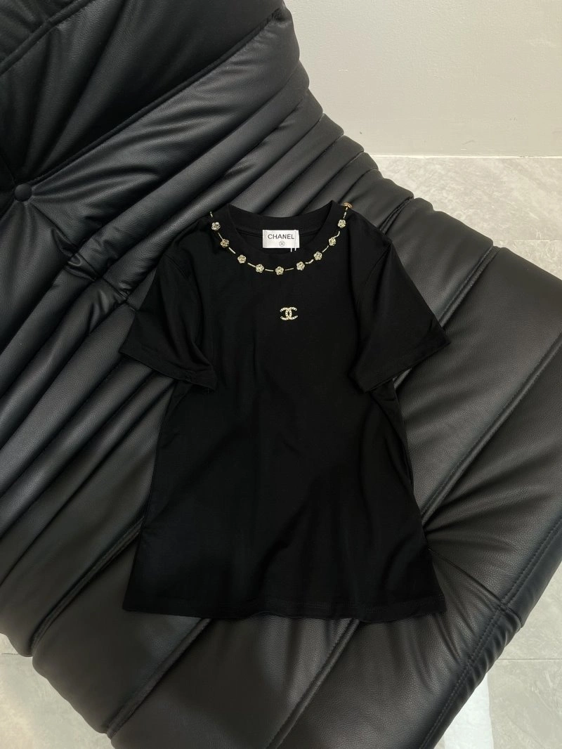 Chanel T-Shirts Sleek 109397