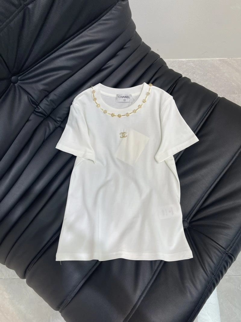 Chanel T-Shirts Sleek 109397