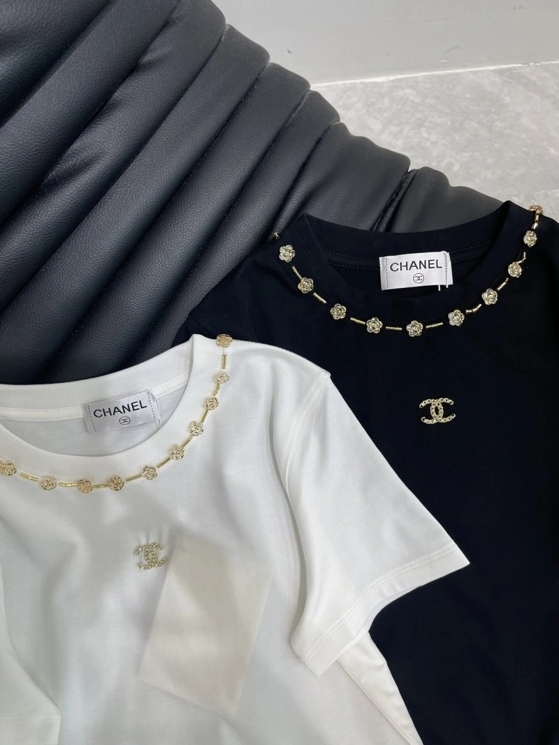 Chanel T-Shirts Sleek 109397