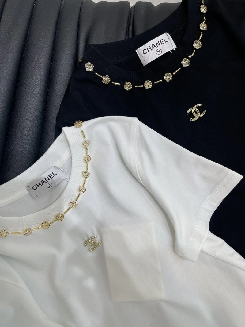 Chanel T-Shirts Sleek 109397