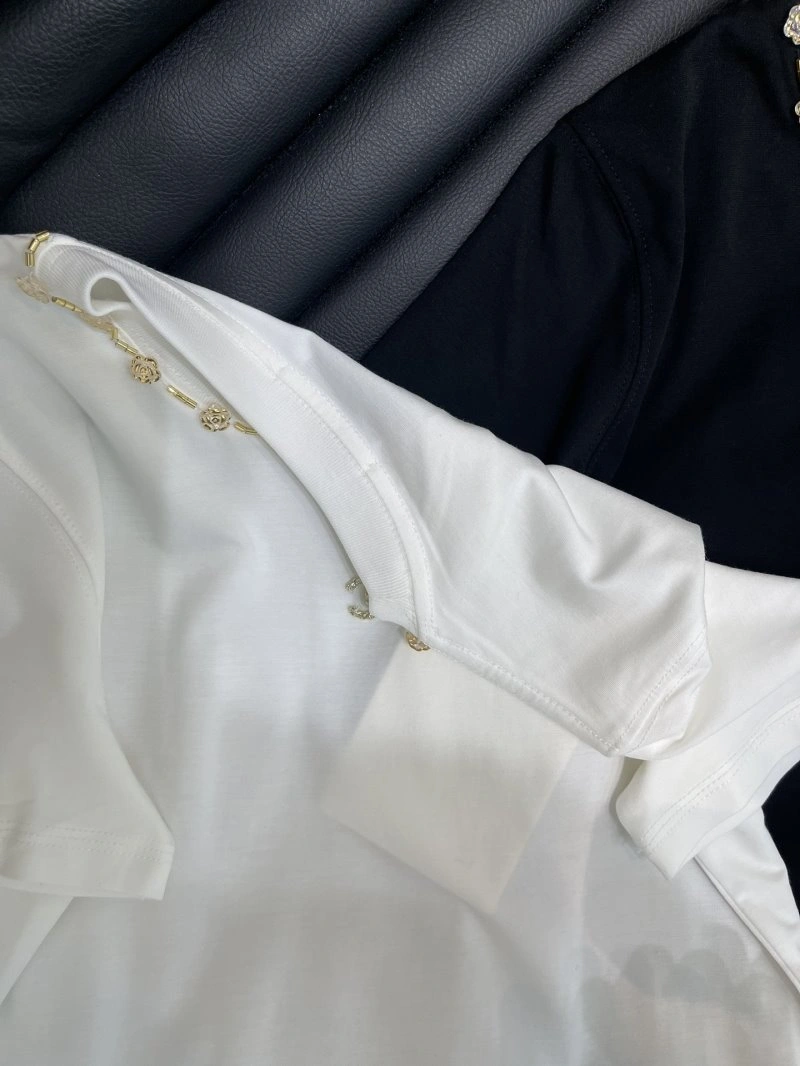 Chanel T-Shirts Sleek 109397