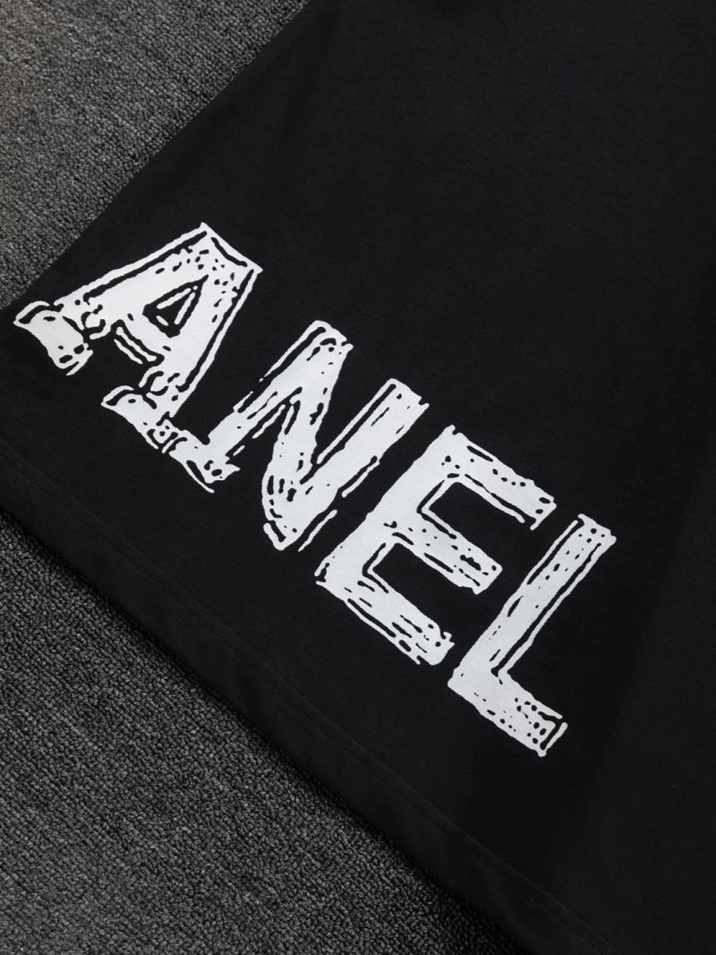 Lightweight Chanel T-Shirts 111186