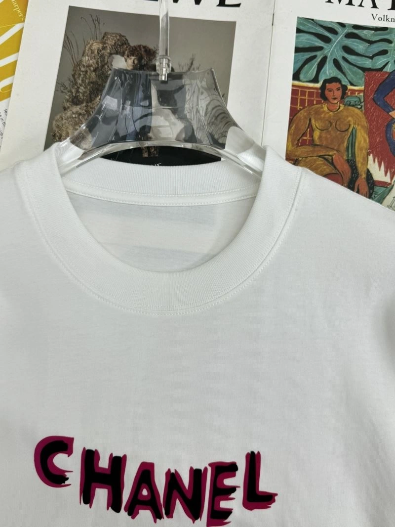 Compact Chanel T-Shirts 111170
