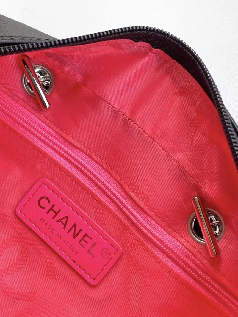 Snug Chanel Top Handle Bags 52547