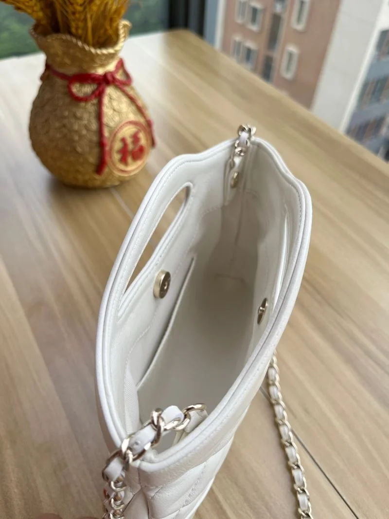 Flexible Chanel Top Handle Bags 54381