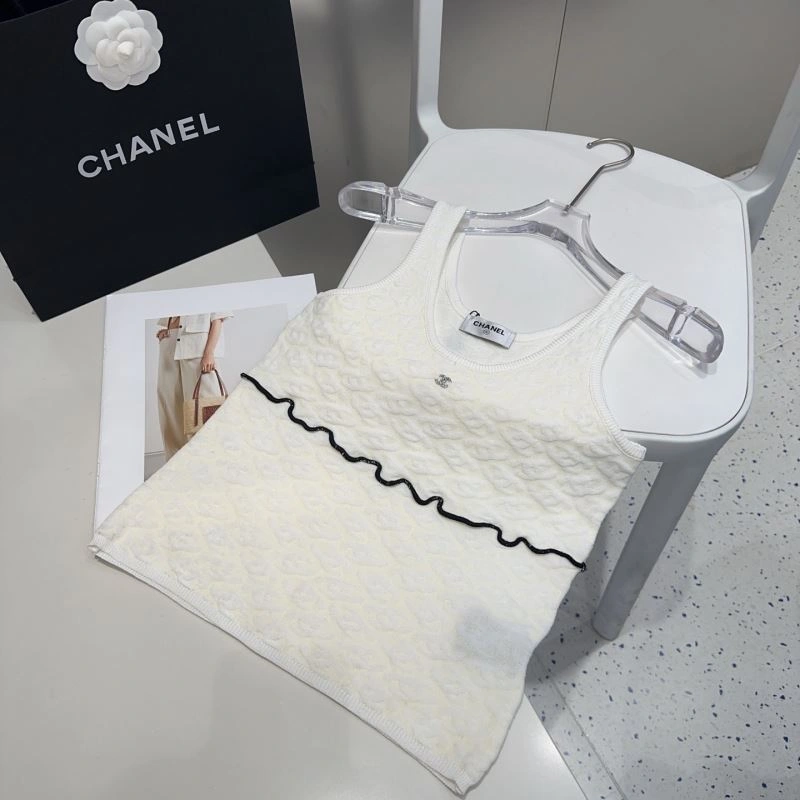 Compact Chanel Vest 276954