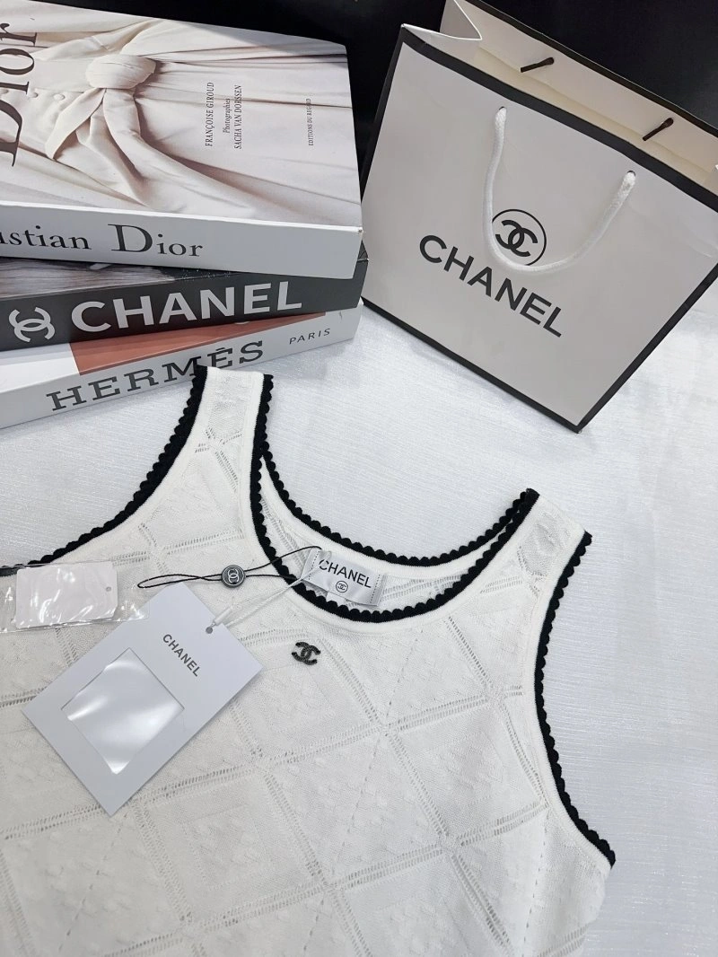 Chanel Vest Compact 109341