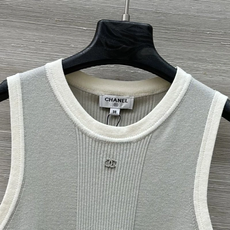 WrinkleFree Chanel Vest 108531