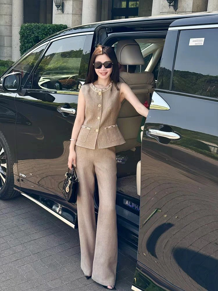 Bold Chanel Vest 108513