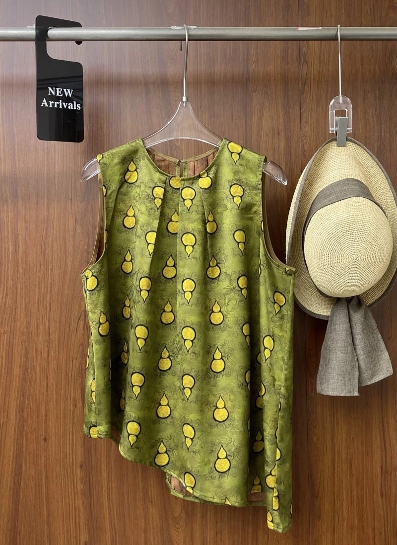 Unique Chanel Vest 108502