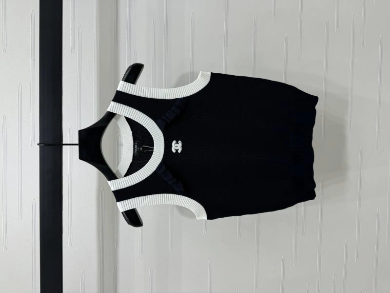 Chanel Vest WellDesigned 108511