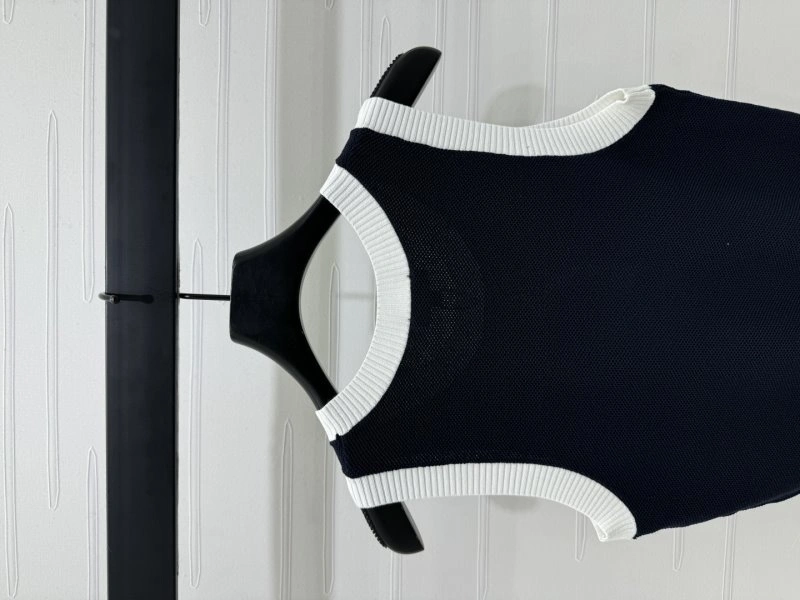 Chanel Vest WellDesigned 108511
