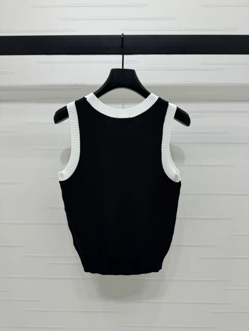 Chanel Vest WellDesigned 108511
