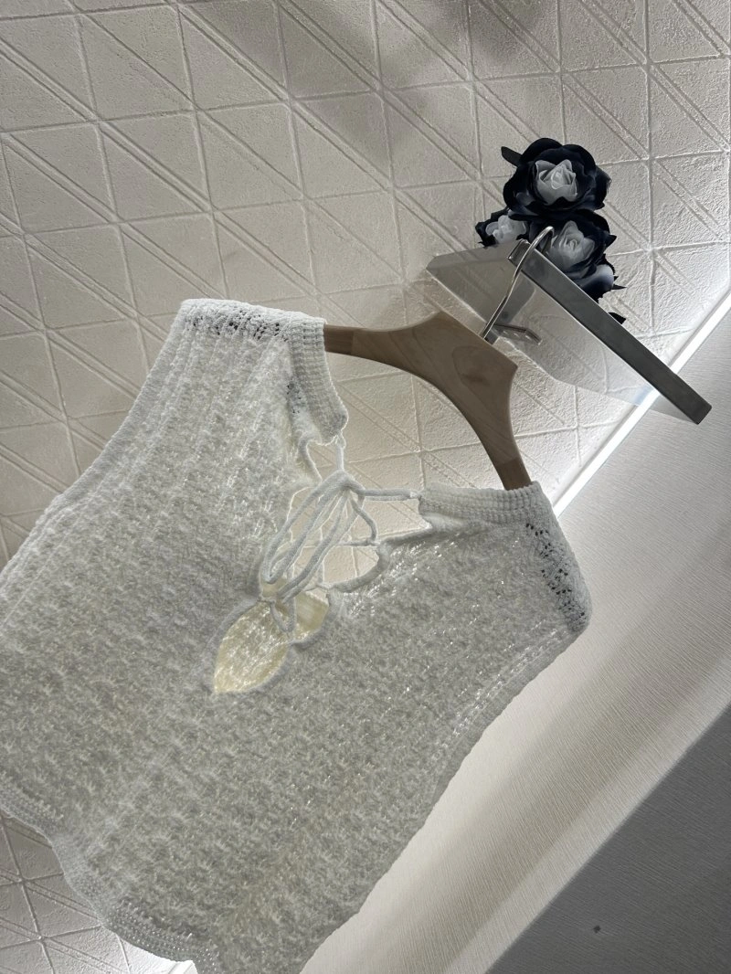 Reliable Chanel Vest 108504