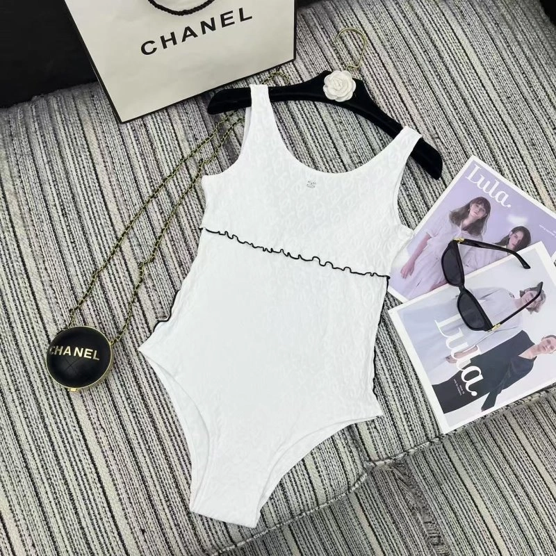 Minimalist Chanel Vest 108465