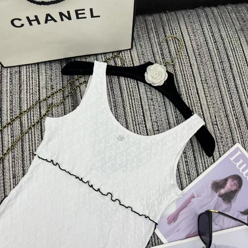 Minimalist Chanel Vest 108465