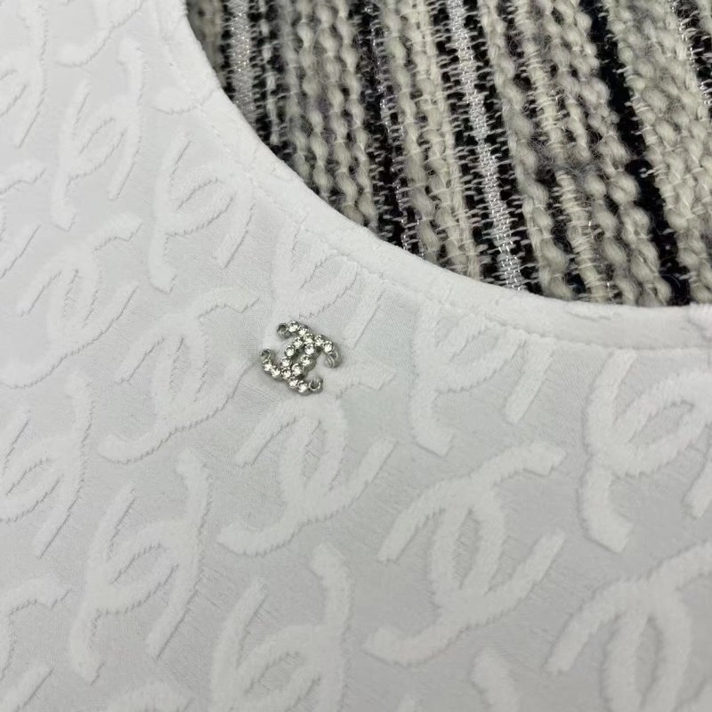 Minimalist Chanel Vest 108465