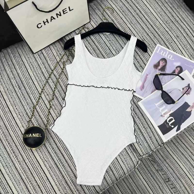 Minimalist Chanel Vest 108465