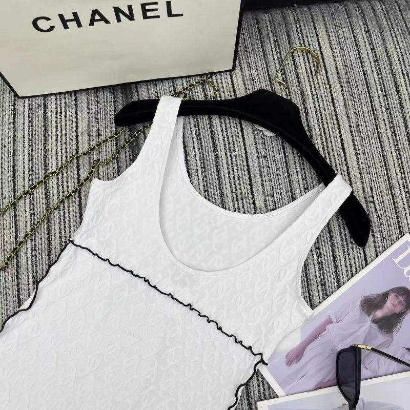 Minimalist Chanel Vest 108465