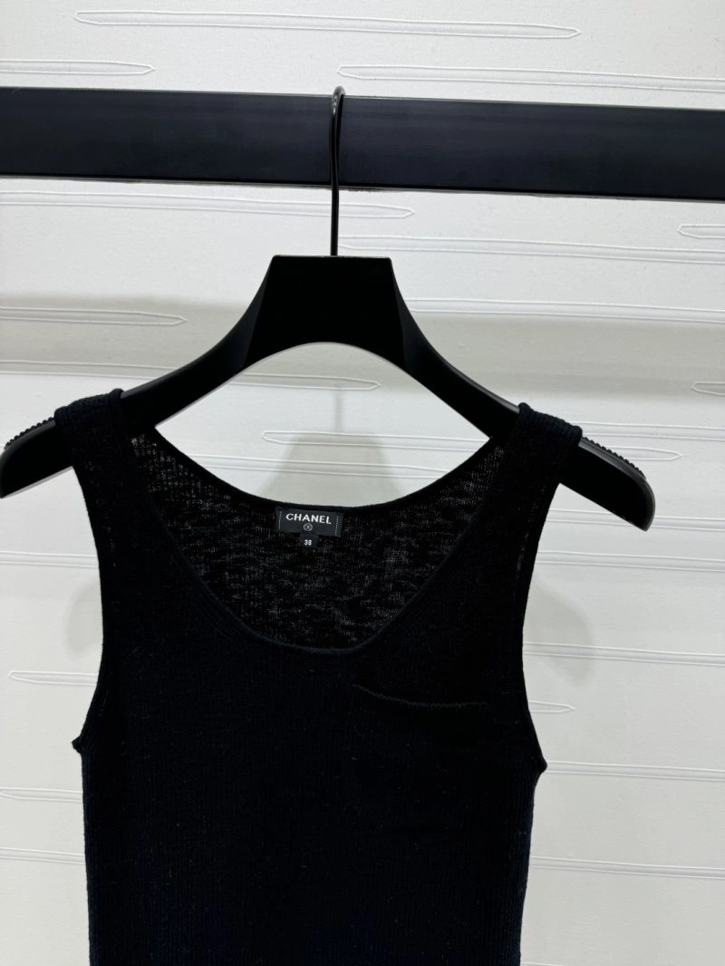 Durable Chanel Vest 108447