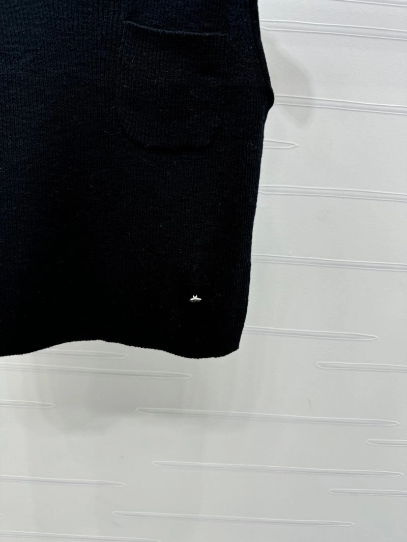 Durable Chanel Vest 108447
