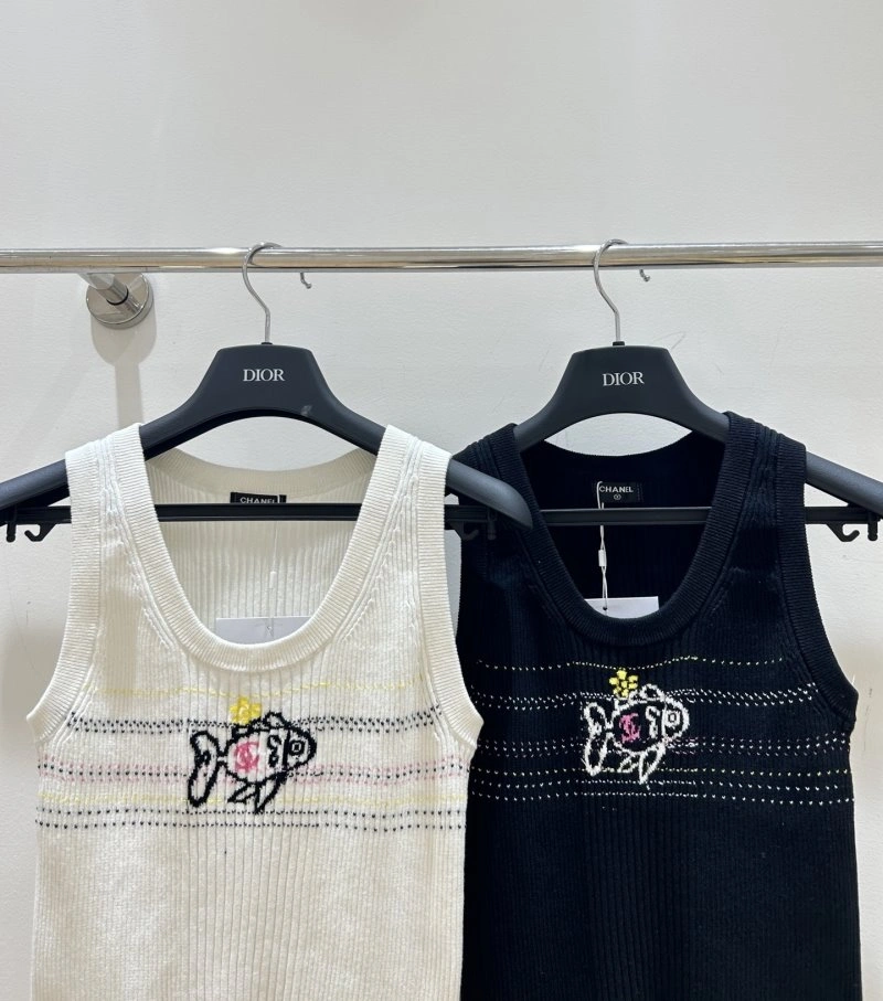 Chanel Vest Contemporary 108470