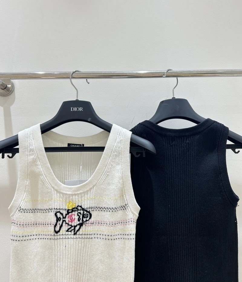 Chanel Vest Contemporary 108470