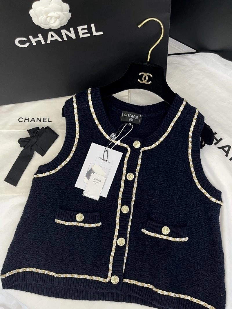 Practical Chanel Vest 108439