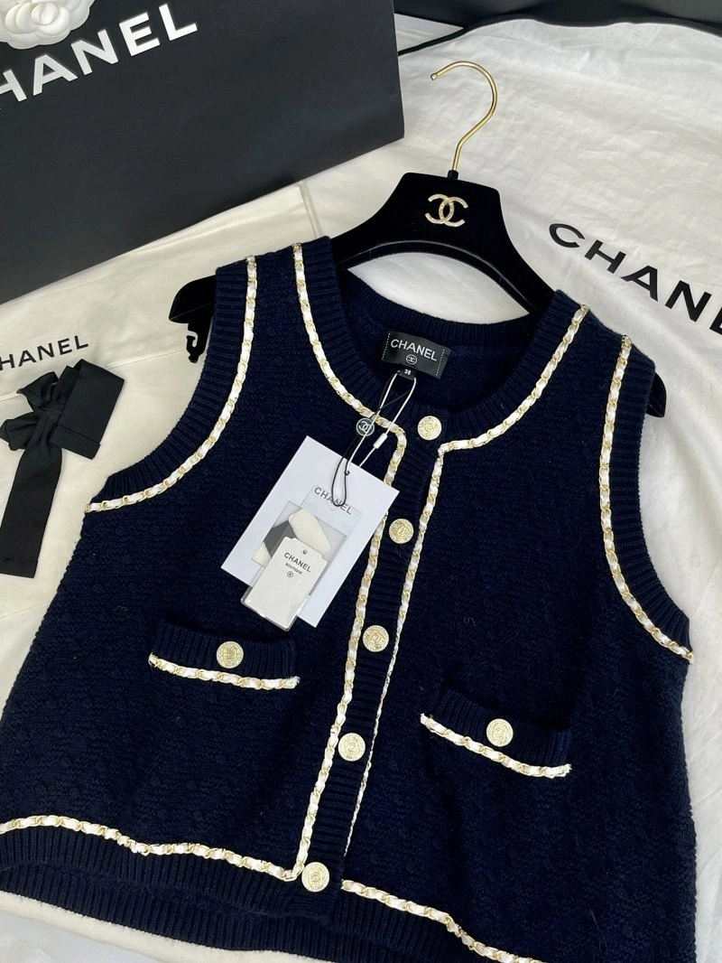 Practical Chanel Vest 108439