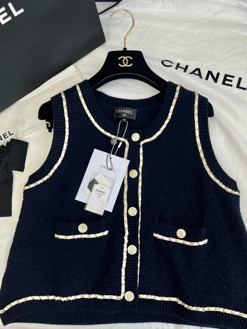 Practical Chanel Vest 108439