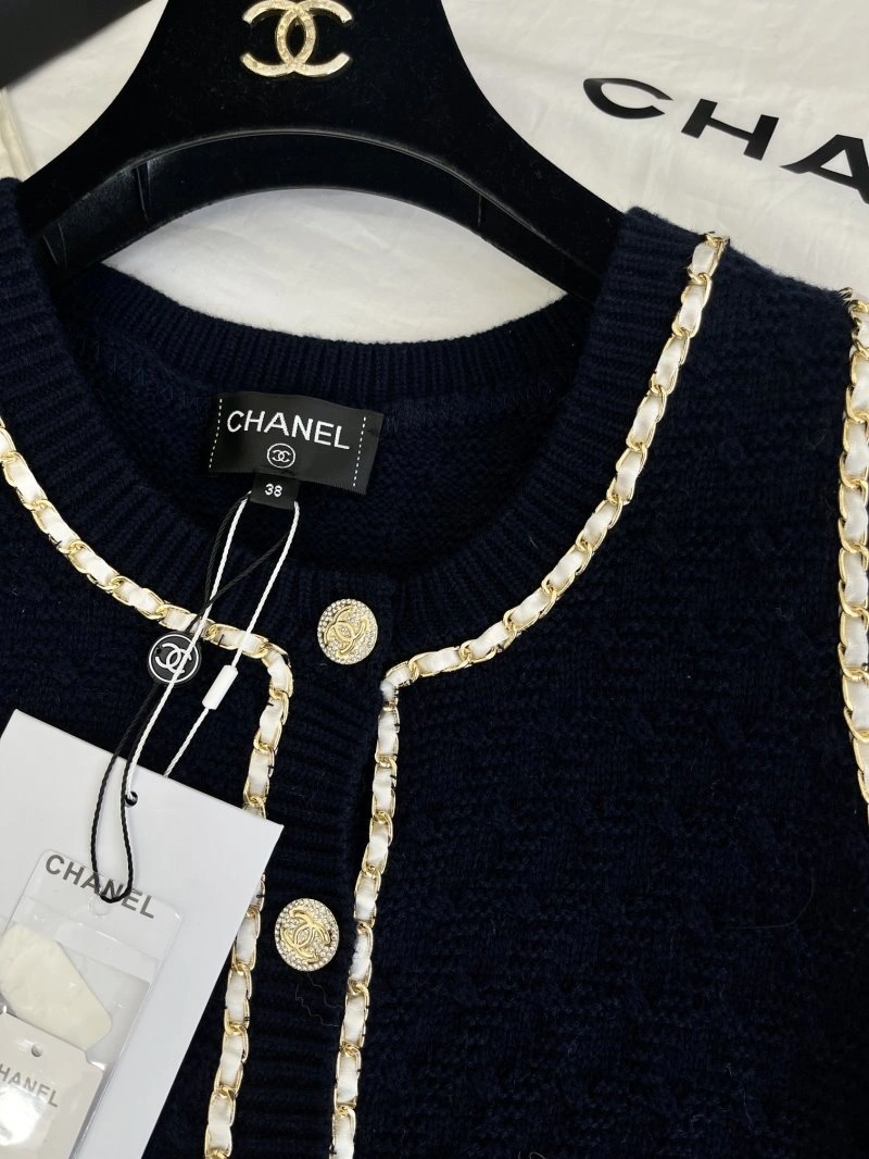 Practical Chanel Vest 108439