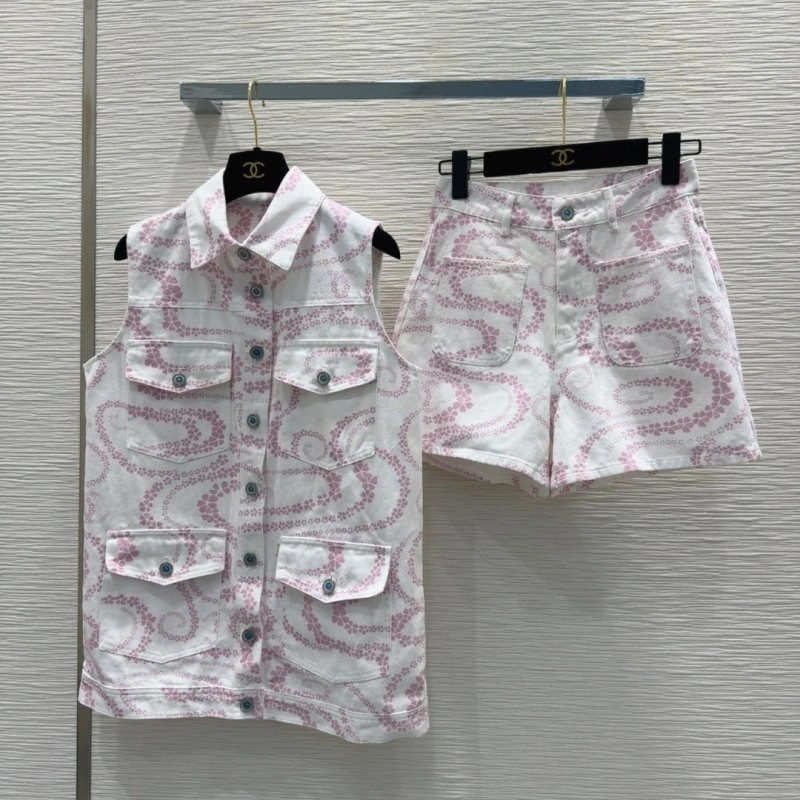 Chanel Vest UrbanChic 108409