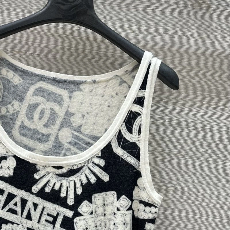 WrinkleFree Chanel Vest 108420