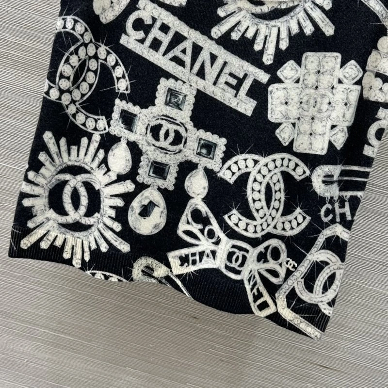 WrinkleFree Chanel Vest 108420