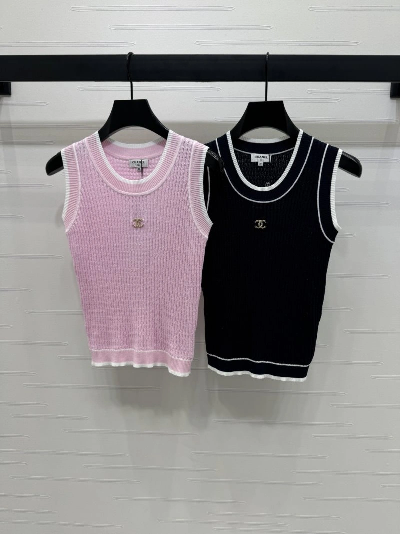 Compact Chanel Vest 108417