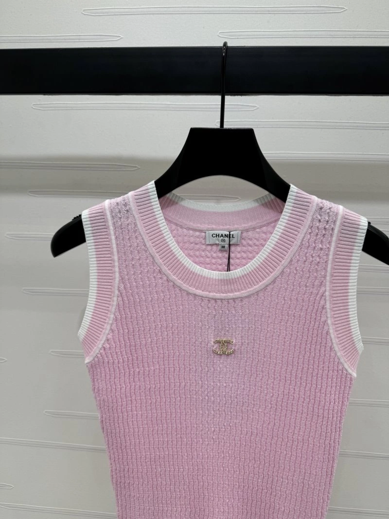 Compact Chanel Vest 108417