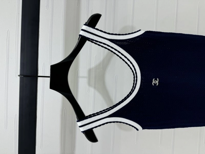 Chic Chanel Vest 108421