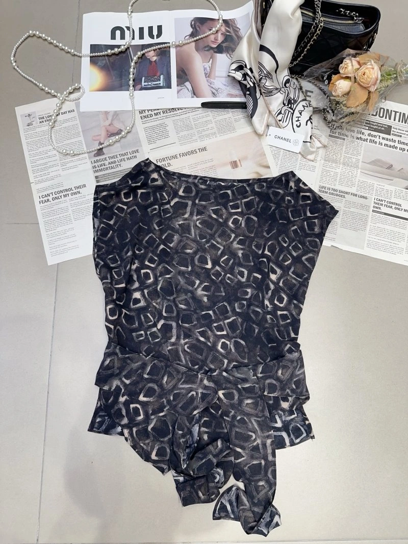 ZipUp Chanel Vest 108389