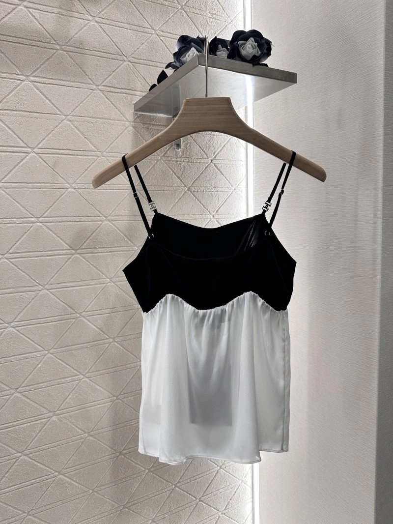Chanel Vest Snug 108388
