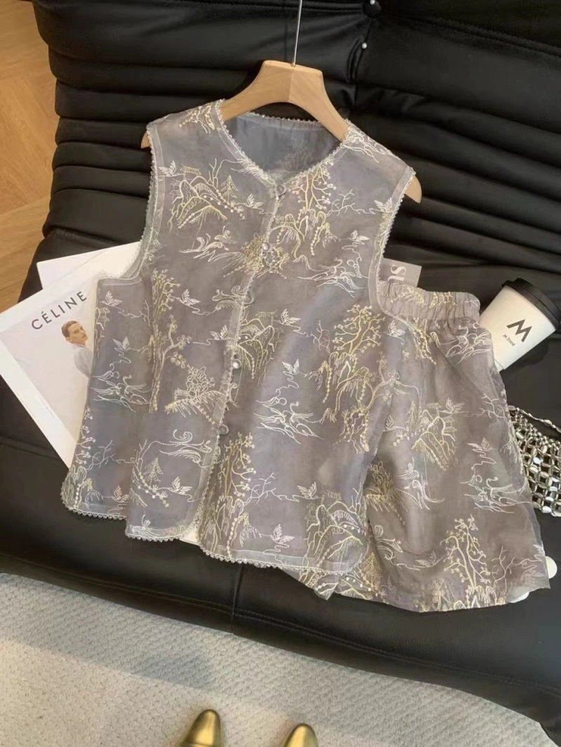 Refined Chanel Vest 110143