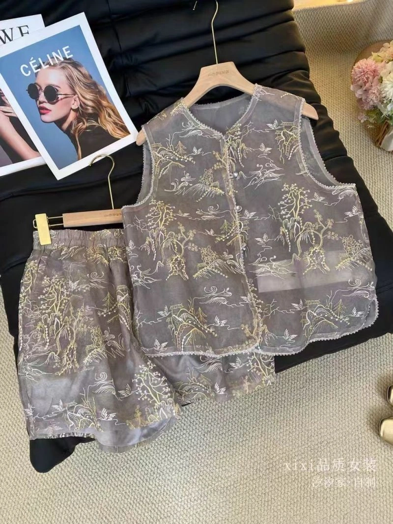 Refined Chanel Vest 110143